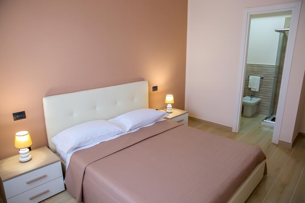 Gleda Rooms In The Square Pompei Oda fotoğraf